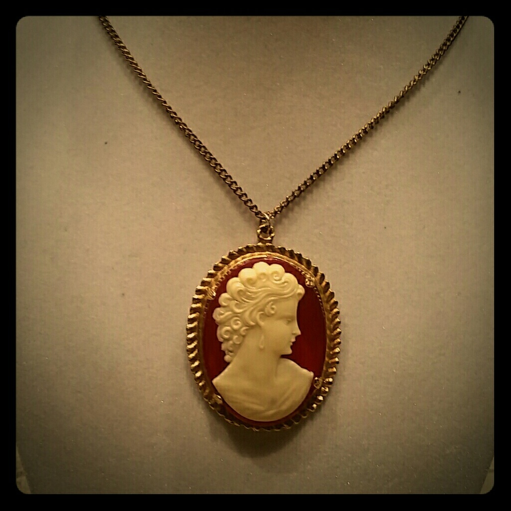 Vintage cameo pendant